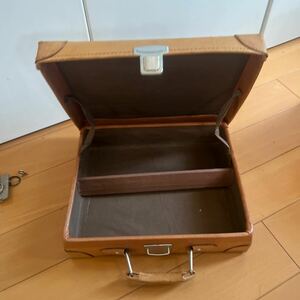  Vintage pig leather cassette tape trunk carrying case attache case used Junk 