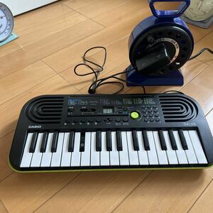 CASIO カシオ 純正 電子 キーボード　黒鍵欠品 SA-46 ACアダプター AD-E95100LJ 9.5V 1.0A 1A付き　ジャンク 