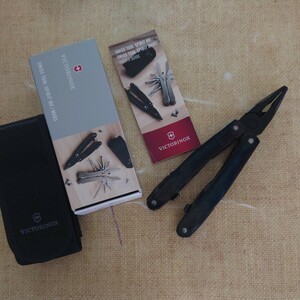 VICTORINOX