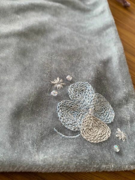 巾着　刺繍　ハンドメイド