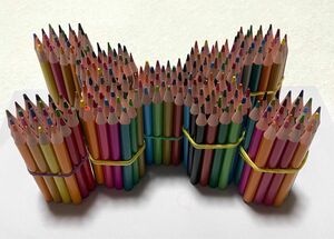 色鉛筆　24色 216本　まとめ売り