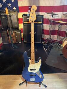 Vintage injapanベースギター　青　シリアルナンバー99696fender