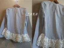 ザラ ZARA 素敵な繊細レース♪サッカー地ストライプ♪ブラウス ブルー サイズXXS 送料185円_画像4