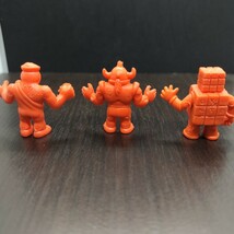 チビ消し　橙　キン肉マン　キン消し　キンケシ　消しゴム　フィギュア　3体セット　悪魔将軍　カレクック　キューブマン_画像2