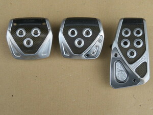 RAZO pedal cover 3 point set [stock] search word :P10 HP10 Z31 R31 HR31 R30 DR30 S13 S130Z AE86 KP61 AA63 A175A Z32 R32 BNR32 R33 R34