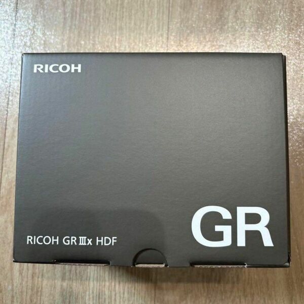 新品未開封　RICOH GR IIIx HDF 特別モデル デジタルカメラ　4549212306297