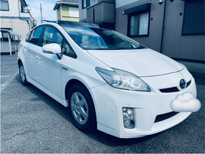 Toyota Prius 1.8 G Sunroof/ソーラー/Cruiseシステム/Navigation/TV/Bカム/Smart key2本(One owner)