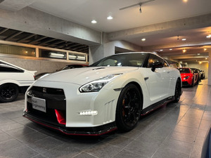 【諸費用コミ】返金保証付:平成27年 GT-R 3.8 NISMO 4WD 走行わずか970kmの新古車です