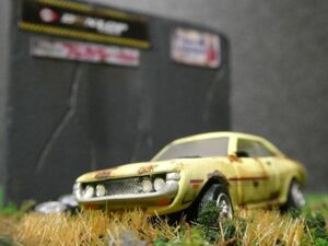 昭和レトロ 1/64 TOYOTA セリカ 1600GT 情景ジオラマ完成品 ケース付