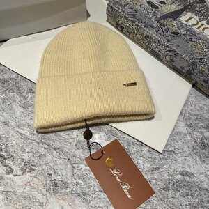 送料無料　Loro Piana　ロロピアーナ　秋冬新品　ニット帽子　男女兼用　アンゴラウサギの毛使用　ワンサイズ　2792