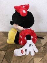 N ぬいぐるみ】Disney ディズニー ミニーマウス ぬいぐるみ Mサイズ 全長約45ｃｍ ディズニーストア プレゼント コレクション 美品 現状_画像4