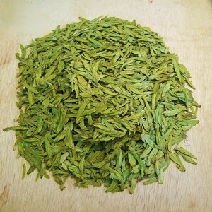 緑茶 高級緑茶 龍井 250g 茶葉 お茶 発酵茶 健康緑茶 中国名茶 贈答品 新 新商品 自然乾燥 特級品 祝日 プレゼント 暑い夏にピッタリ TR84