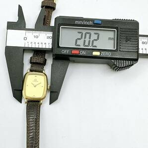 05083 オメガ OMEGA デビル DE VILLE レディース 腕時計 クォーツ 電池式 QZ ゴールドカラー 革ベルト レクタンギュラーの画像9
