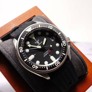  free shipping = new goods =tandorio brand =200m waterproof *NH35A mechanical machine * diver wristwatch *316L made of stainless steel * silicon Raver strap 