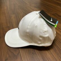 新品未使用 NIKE GOLF 帽子 ゴルフ キャップ ナイキ 白 CAP スポーツ 白 バイザー ホワイト 日避け_画像5