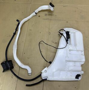 中古品 BMW F12 F13 640i 650i M6 後期 ウィンドシールド ワッシャー リザーブ タンク 12-16年