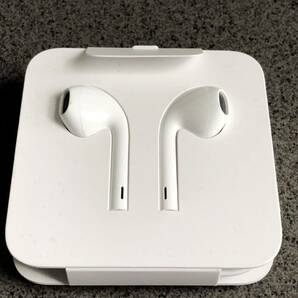 送料込み！ 未使用 Apple EarPods with Lightning Connector 純正品 の画像1