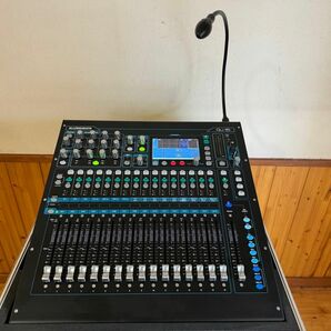 ALLEN&HEATH QU-16 デジタルミキサー