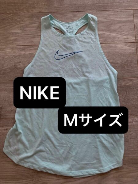 NIKE タンクトップ　ジム