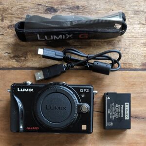 中古ミラーレス一眼デジタルカメラ★Panasonic LUMIX DMC-GF2本体のみ★難たくさん有るけどまだ使えます！格安で！