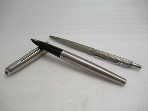 PARKER パーカー 万年筆・ボールペン おまとめ2本 万年筆 MADE IN USA / ボールペン MADE IN FRANCE シルバーカラー USED