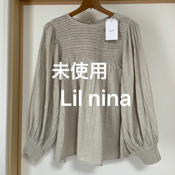 Lil nina ブラウス　新品、未使用