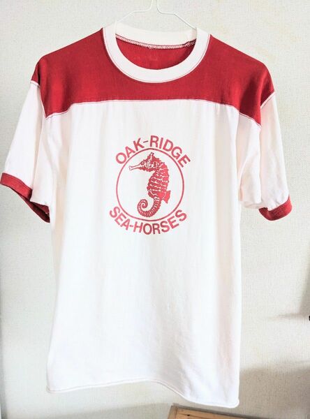 リンガーTシャツ タツノオトシゴのイラスト　赤・白色　匿名配送