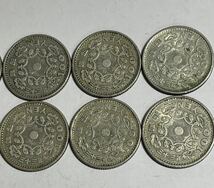百円銀貨 昭和32年三枚 昭和33年九枚 鳳凰 古銭 コイン _画像6