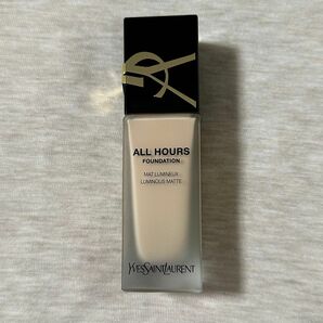 YSL イヴ・サンローラン オールアワーズファンデーション リキッド LN4 やや明るい肌色