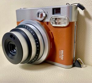 instax mini 90 ネオクラシック （ブラウン）instax mini JP2（フィルム20枚）付き