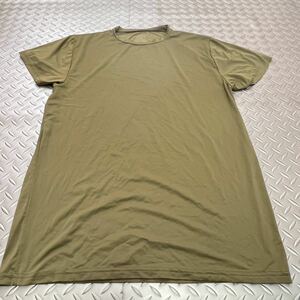 米軍放出品 Tシャツ　アンダーシャツ　サバゲー　ランニング　OD MEDIUM 速乾性抜群 (INV I53)