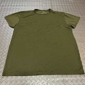 米軍放出品 Tシャツ　 　サバゲー　ランニング　OD LARGE 速乾性抜群 (INV W43)