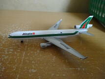 1/500　ヘルパ　アリタリア航空　MD-11_画像1