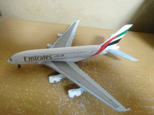 1/400　ドラゴン　エミレーツ　A380