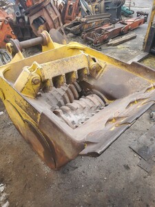 * Osaka Sakai city storage tag chi sunflower bucket Yumbo gala processing bucket kla car - bucket destruction . dismantlement Attachment recycle reproduction . stone 