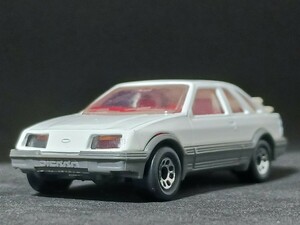 ◆マッチボックス/MATCHBOX(1/58)◆フォード シエラ XR4(白&グレイ)◆ルース/小傷有/イングランド製★夢屋NB060★