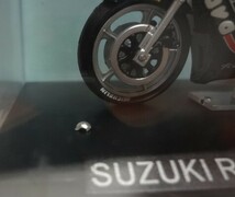 ixo 1/24 SUZUKI RGB500 マルコ・ルッキネリ 1981 #5/スズキ デアゴスティーニ DeAGOSTINI チャンピオンバイクコレクション No.24 MotoGP_画像3