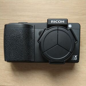 RICOH コンパクトデジタルカメラ　GX200