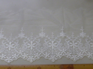 cotton / nylon delicate .embro Ida relay s lovely . floral print white color 1.0m