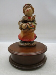 ★手0043 オルゴール REUGE リュージュ Romy 女の子 スイス 木彫人形 12404102