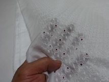日本製　綿　100％　刺繍柄　生地　やや薄　４ｍ　G393_画像2
