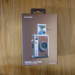 【新品・未使用】チェキ instax mini EVO ブラウン フジフイルム インスタントカメラ 
