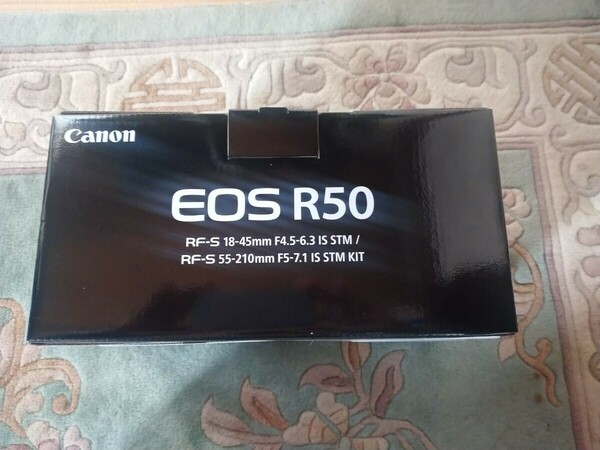 【新品未使用・送料無】 キヤノン Canon EOS R50 ダブルズームキット ホワイト・送料無 ミラーレス 一眼