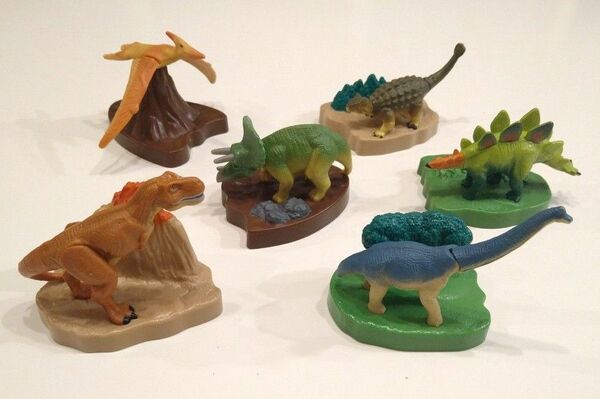 ハッピーセット　アニア　恐竜　全６種類　おもちゃ　フィギュア