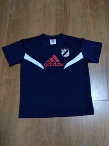 adidas　アディダス　半袖Tシャツ　130cm