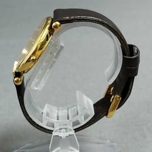 5/7 L60062 MARIO VALENTINO 8004 クォーツ 2針 ゴールドカラー メンズ 稼働 腕時計 マリオバレンチノの画像3