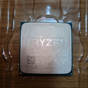 CPU AMD Ryzen 2700X 付属品なしの画像1
