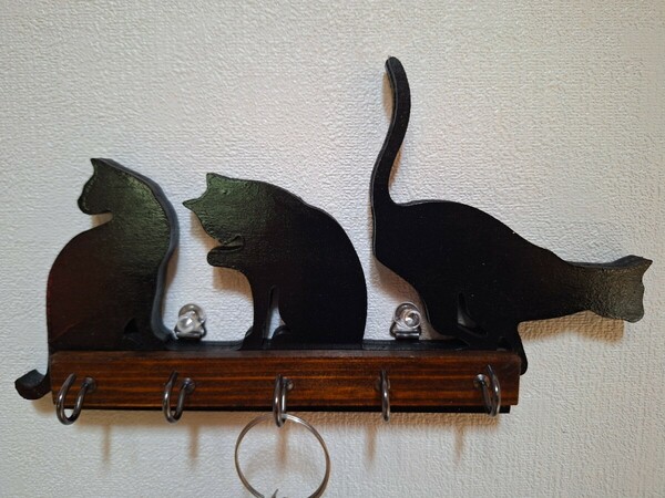 木工アート　3匹の黒猫壁掛けキーフック