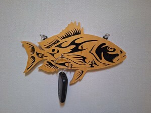 Art hand Auction خطاف مفاتيح مثبت على الحائط على شكل سمكة فنية خشبية, العناصر اليدوية, الداخلية, بضائع متنوعة, آحرون