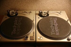 Technics SL-1200MK5 2台セット ターンテーブル　 レコードプレイヤー テクニクス シルバー